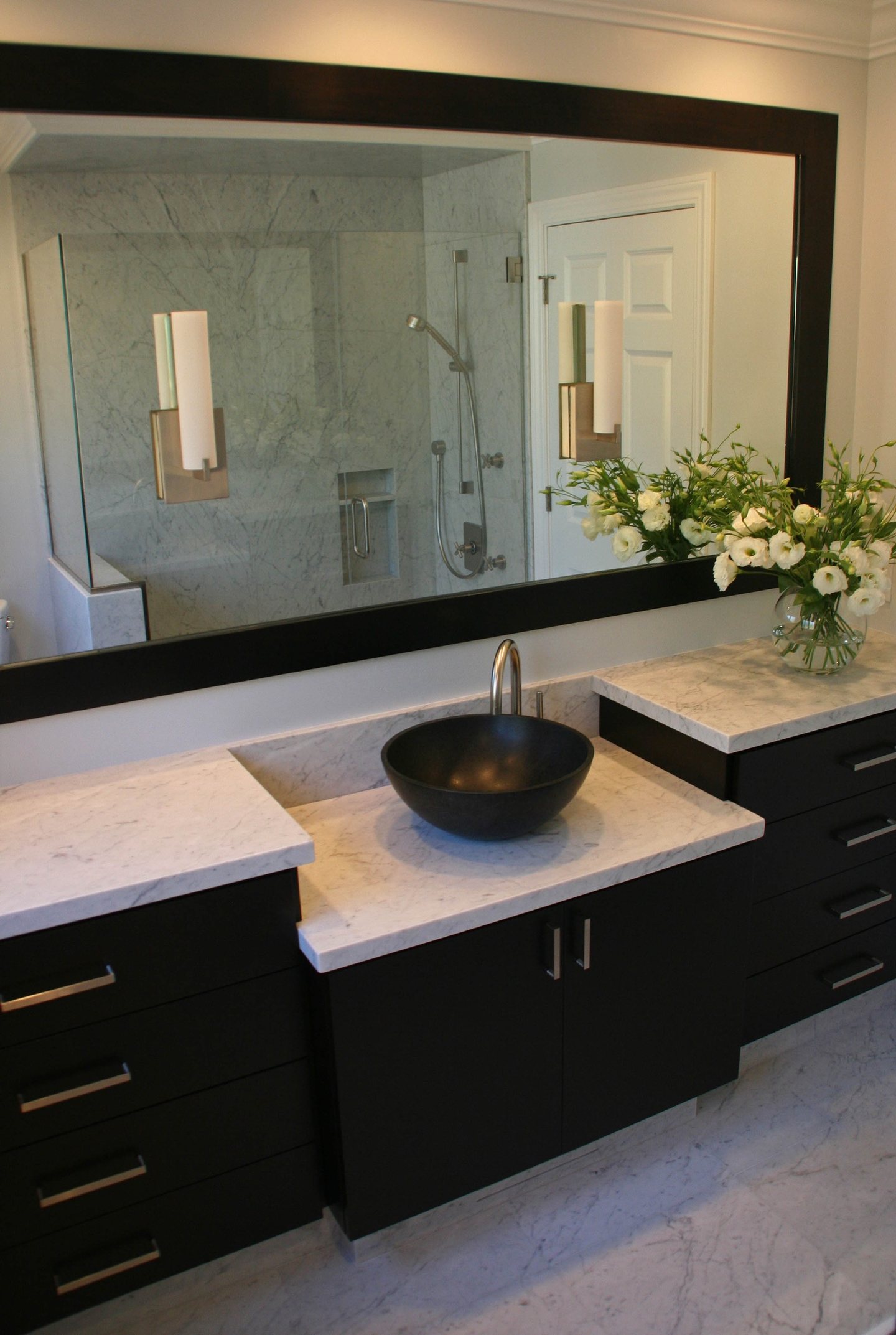 Ondyak — master bath — wide view in the bathroom